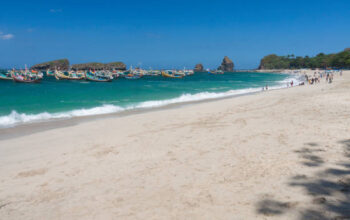 Tanjung Papuma Jember, Eksotisme Pantai Terbaik di Jawa Timur